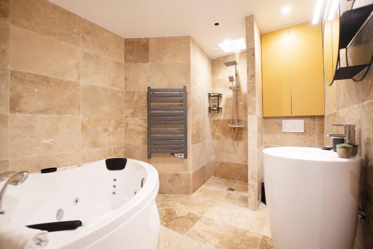 Guestready - Studio With Jacuzzi In The 10 Th Apartment Paris Exterior photo